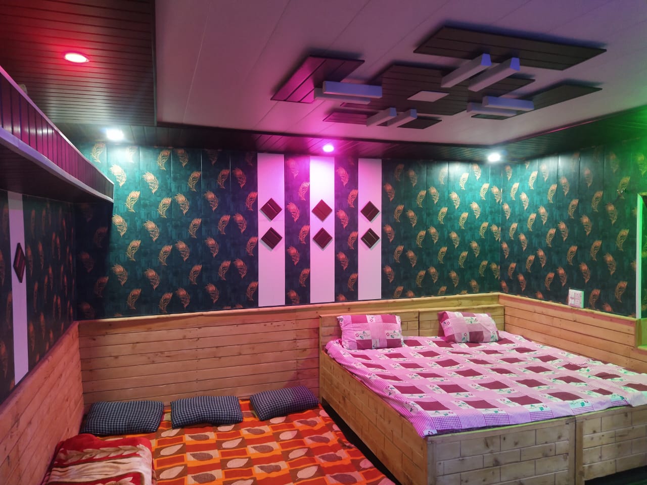 DISCOVER COMFORTABLE AND AFFORDABLE HOMESTAY WITH A PERSONAL TOUCH.